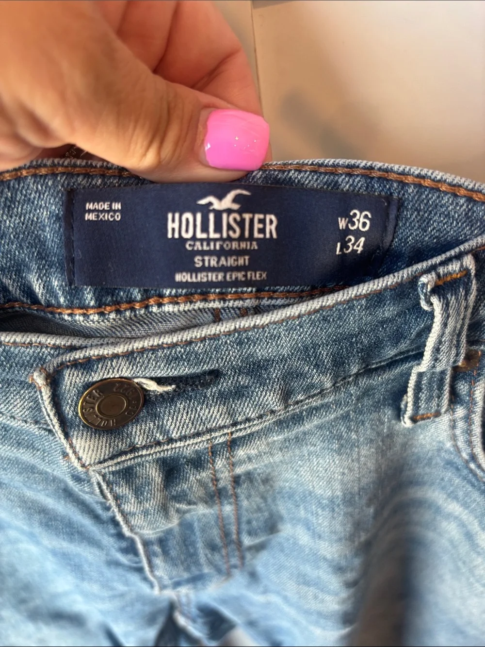 Hollister Men’s Faded Blue Straight Jeans (36x34)